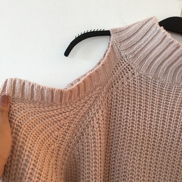 Mock Neck Cold Shoulder Sweater - Picture 3 of 4